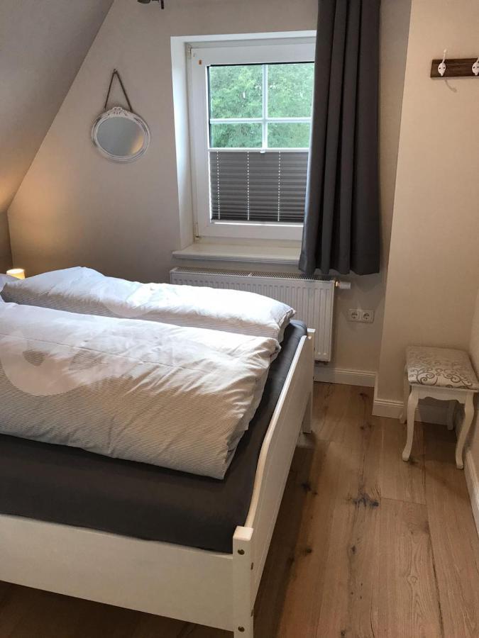 הוסום Ferienwohnung „Opa'S Tohuus“Mit Fahrraedern, Husum מראה חיצוני תמונה
