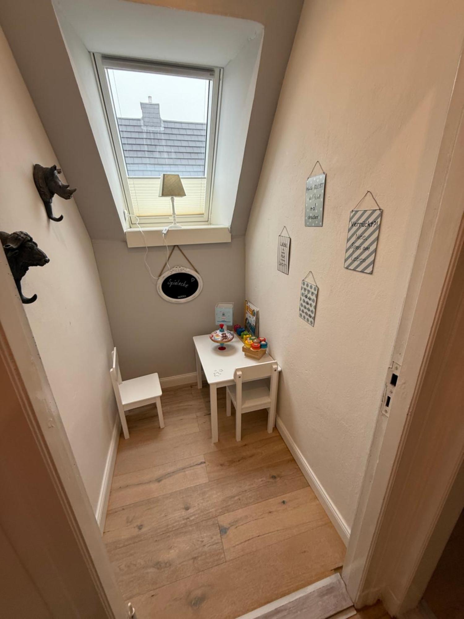 הוסום Ferienwohnung „Opa'S Tohuus“Mit Fahrraedern, Husum מראה חיצוני תמונה